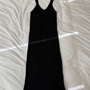 Sleeveless Black Ribbed Midi Dress - Sleek Everyday Style